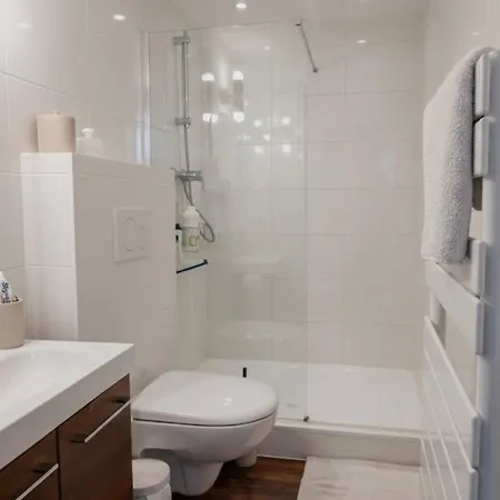 Charming T2 With Terrace Near *