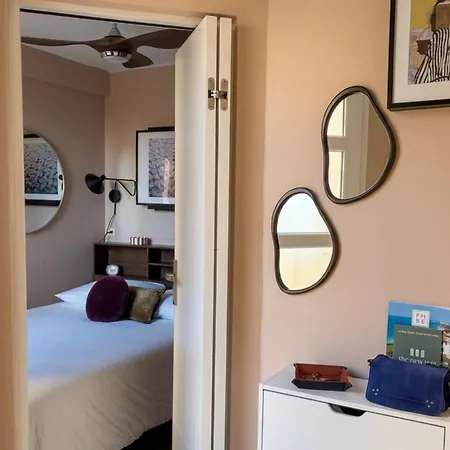 Charming T2 With Terrace Near 比亚里茨