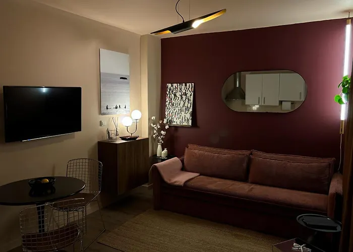 Charming T2 With Terrace Near 比亚里茨