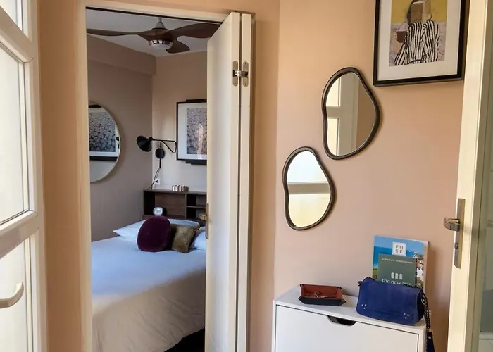 Charming T2 With Terrace Near 比亚里茨