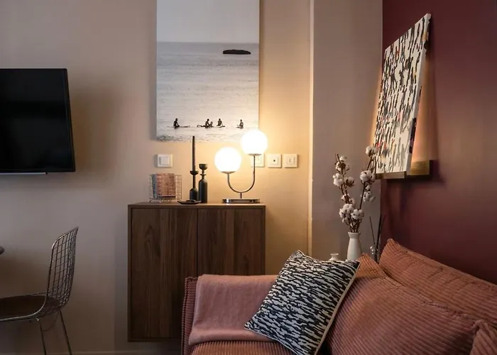 公寓 Charming T2 With Terrace Near